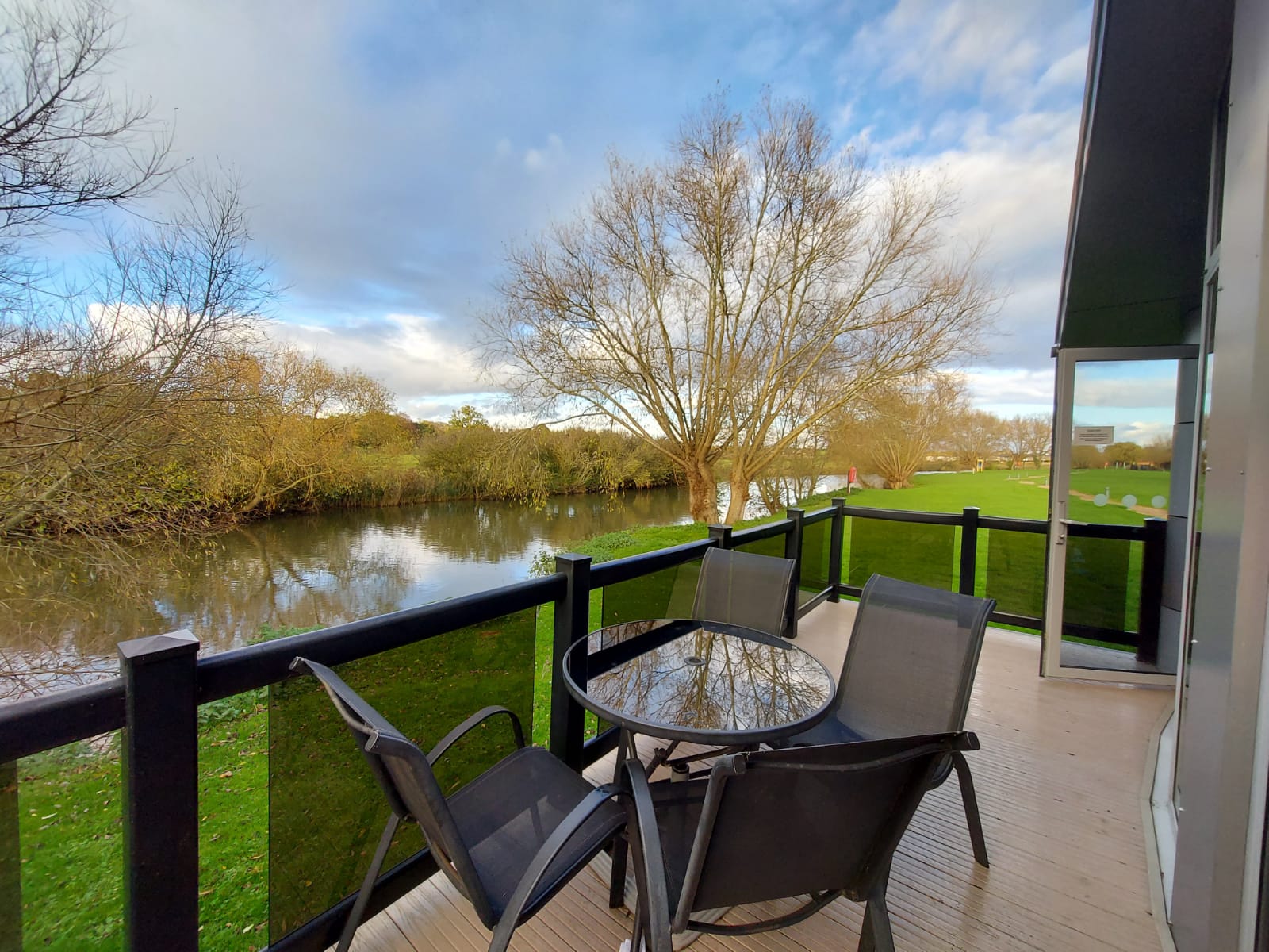 Interior of riverfront holiday cottage for hire at Stratford-upon-Avon