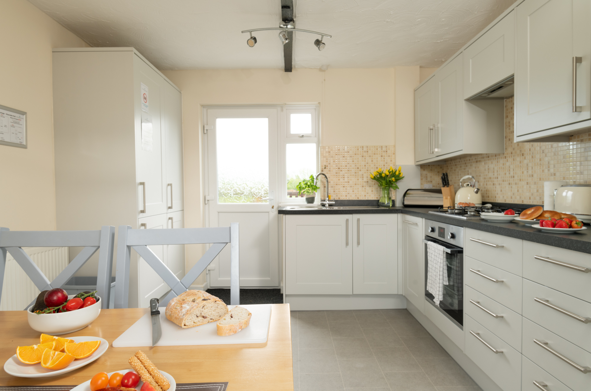 Riverside Cottage Holidays at Stratford Parks